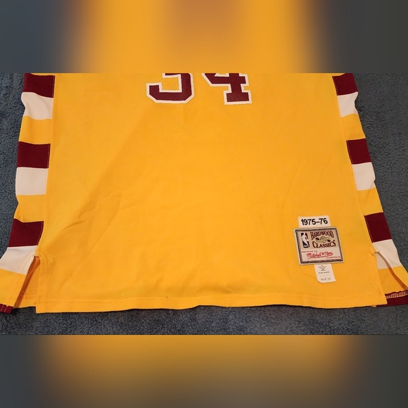 Mitchell n Ness Cleveland cavaliers jersey - Picture 2 of 5